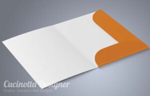 Cartellina porta documenti aperta